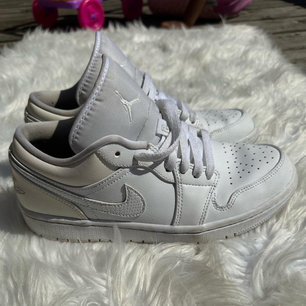 Nike Air Jordan Low White Sneakers